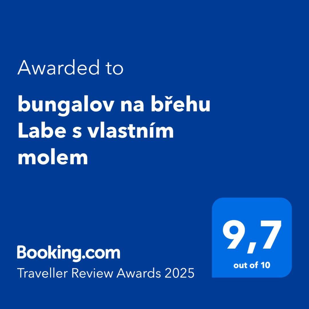 Bungalov Na Brehu Labe S Vlastnim Molem Пардубице Екстериор снимка